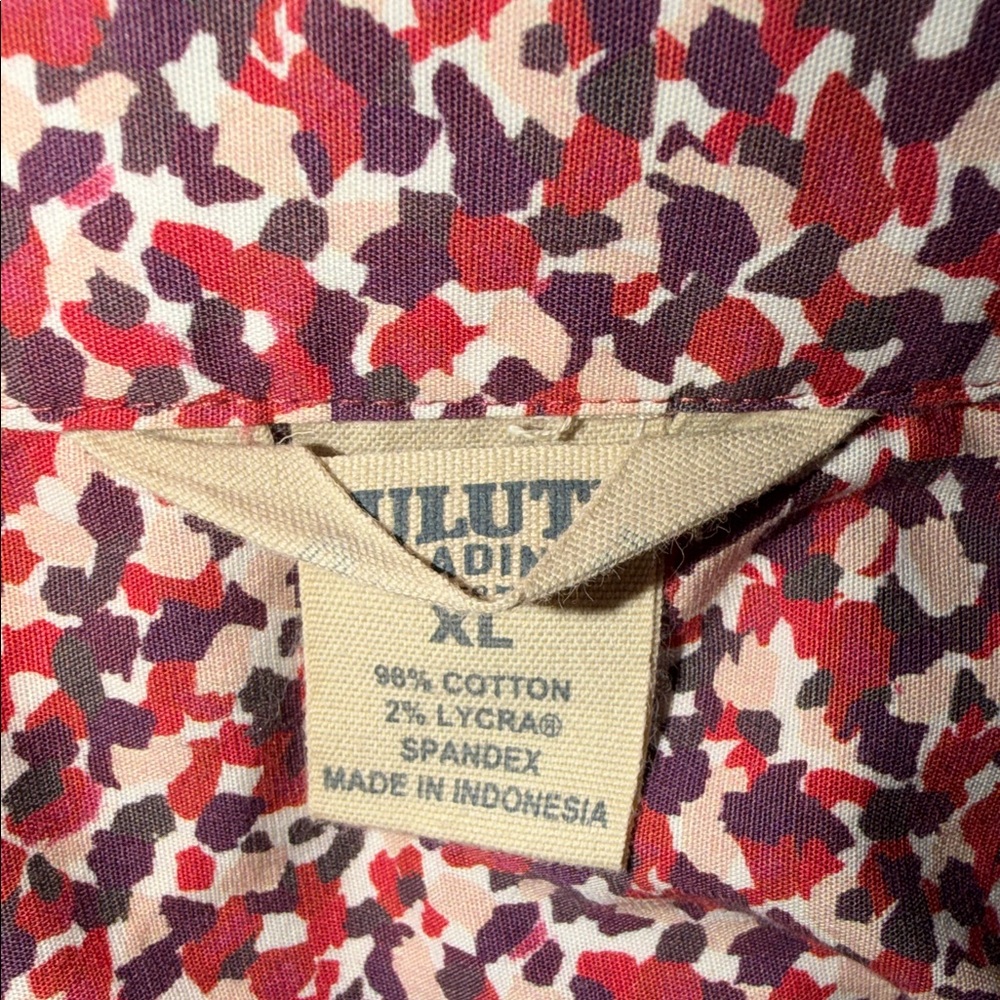Duluth Trading Co Red and White Patterned Button Down Shirt - Picture 10 of 12